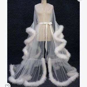 WHITE/IVORY BRIDAL FEATHER ROBE